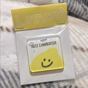 Lemon8 Best Commenter Badge magnet